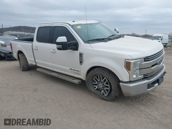 2018 Ford Super Duty F-250 SRW XL with VIN 1FT7W2BT0JEB65096, listed as a IAAI auction lot 41685411 with 124,359 mi miles. Bid and sale history available at carsss.com. Image 1.