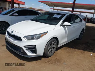 2020 Kia Forte LXS z VIN 3KPF24ADXLE152263, wystawiony jako IAAI lot #42218444 z przebiegiem 88 828 mil mil oraz . Historia ofert i sprzedaży dostępna na DreamBid. Obrazek 2.