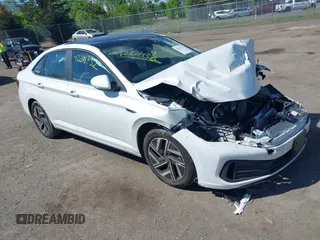 2024 Volkswagen Jetta SEL с VIN 3VWGM7BU6RM016738, выставлен на аукционе IAAI как лот 42204232 с пробегом 11 058 миль миль и . История ставок и продаж доступна на DreamBid. Изображение 1.