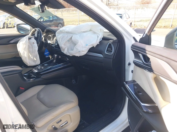 2018 Mazda CX-9 Grand Touring with VIN JM3TCBDY6J0200843, listed as a IAAI auction lot 40971233 with 94,770 mi miles. Bid and sale history available at carsss.com. Image 5.