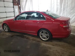 2013 Mercedes-Benz C 300 Sport z VIN WDDGF8AB6DR262303, wystawiony jako Copart lot #58726115 z przebiegiem 130 571 mil mil oraz Czysty tytuł • Clean title. Historia ofert i sprzedaży dostępna na DreamBid. Obrazek 2.