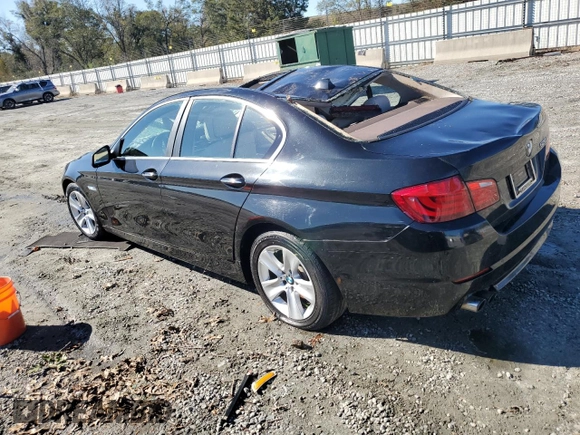 2013 BMW 5 Series 528i with VIN WBAXG5C58DDY31398, listed as a Copart auction lot 80565914 with 133,795 mi miles and Non Repairable. Bid and sale history available at carsss.com. Image 2.