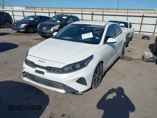 2022 Kia Forte LXS z VIN 3KPF24AD9NE490305, wystawiony jako IAAI lot #41979052 z przebiegiem 80 334 mil mil oraz . Historia ofert i sprzedaży dostępna na DreamBid. Obrazek 2.