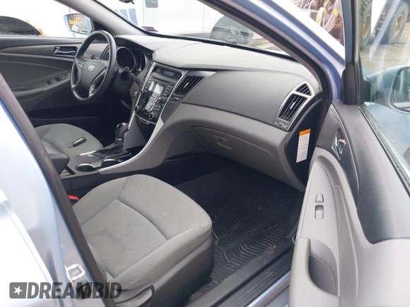 2012 Hyundai Sonata Hybrid z VIN KMHEC4A41CA044671, wystawiony jako IAAI lot #42254039 z przebiegiem 152 769 mil mil oraz . Historia ofert i sprzedaży dostępna na DreamBid. Obrazek 5.