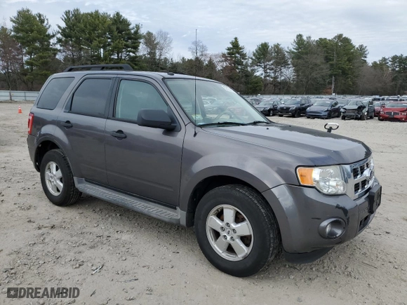 2009 Ford Escape XLT with VIN 1FMCU93G19KD14624, listed as a Copart auction lot 52132105 with 120,500 mi miles and Clean Title. Bid and sale history available at carsss.com. Image 4.