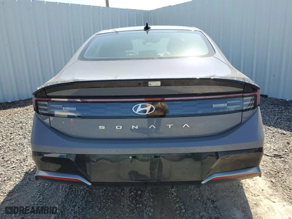 2025 Hyundai Sonata SEL with VIN KMHL64JA0SA452257, listed as a Copart auction lot 51707865 with 25,544 mi miles and Clean Title. Bid and sale history available at carsss.com. Image 6.