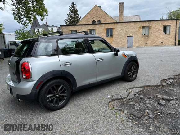 2014 MINI Countryman z VIN WMWZB3C52EWR42367, wystawiony jako Copart lot #58047615 z przebiegiem 137 221 mil mil oraz Czysty tytuł • Clean title. Historia ofert i sprzedaży dostępna na DreamBid. Obrazek 4.