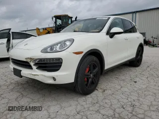 2012 Porsche Cayenne S z VIN WP1AB2A28CLA41231, wystawiony jako Copart lot #54490775 z przebiegiem 124 385 mil mil oraz Szkody całkowita. Historia ofert i sprzedaży dostępna na DreamBid. Obrazek 1.