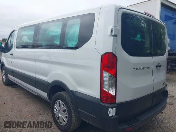 2025 Ford Transit Passenger XL with VIN 1FBAX2Y89SKA20118, listed as a IAAI auction lot 42426401 with 9,451 mi miles and . Bid and sale history available at DreamBid. Image 3.