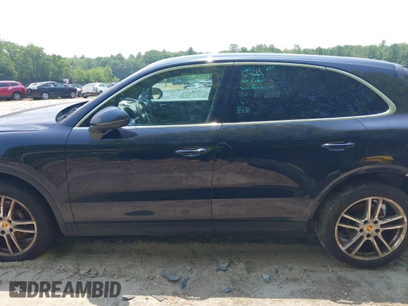 2019 Porsche Cayenne with VIN WP1AA2AY0KDA10815, listed as a IAAI auction lot 42475927 with 74,911 mi miles and . Bid and sale history available at DreamBid. Image 14.