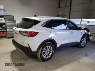2020 Ford Escape SE with VIN 1FMCU9G67LUA27821, listed as a Copart auction lot 46441445 with 24,266 mi miles and Salvage Title. Bid and sale history available at DreamBid. Image 3.