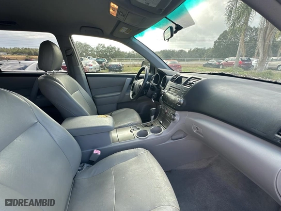 2009 Toyota Highlander with VIN JTEDS41A392074455, listed as a Copart auction lot 87475324 with 231,088 mi miles and Clean Title. Bid and sale history available at carsss.com. Image 5.