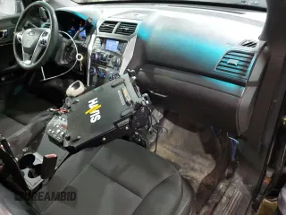 2015 Ford Utility Police Interceptor with VIN 1FM5K8AR4FGC26968, listed as a Copart auction lot 89174695 with 237,942 mi miles and Clean Title. Bid and sale history available at carsss.com. Image 8.