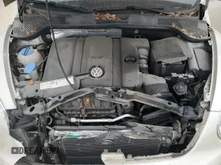 2012 Volkswagen Beetle 2.5L with VIN 3VWJX7AT0CM660829, listed as a Copart auction lot 87930105 with 71,240 mi miles and Salvage Title. Bid and sale history available at carsss.com. Image 12.