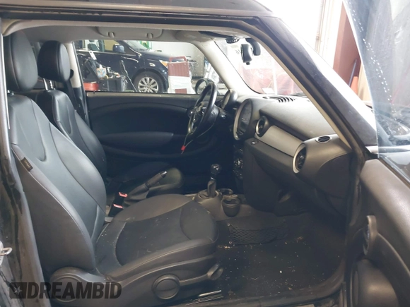 2011 MINI Clubman z VIN WMWZF3C50BT188693, wystawiony jako IAAI lot #41594216 z przebiegiem 156 768 mil mil oraz . Historia ofert i sprzedaży dostępna na DreamBid. Obrazek 5.