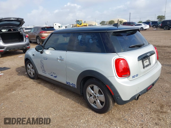 2017 MINI Hardtop Cooper z VIN WMWXP5C35H3C64595, wystawiony jako IAAI lot #42078919 z przebiegiem 93 141 mil mil oraz . Historia ofert i sprzedaży dostępna na DreamBid. Obrazek 14.