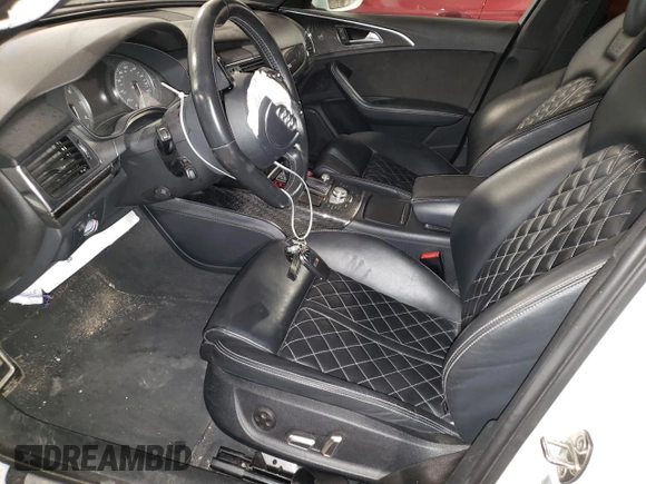 2018 Audi S6 Premium Plus z VIN WAUFFAFC8JN006579, wystawiony jako Copart lot #59799113 z przebiegiem 58 368 mil mil oraz . Historia ofert i sprzedaży dostępna na DreamBid. Obrazek 7.