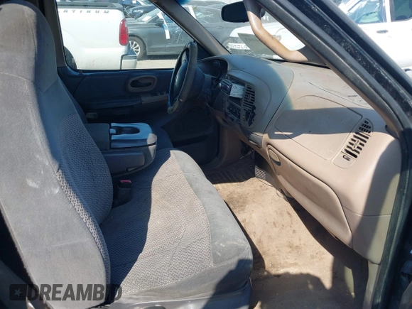 1999 Ford F-150 с VIN 1FTRX17W5XNA42082, выставлен на аукционе IAAI как лот 40599993 с пробегом Не указан миль и . История ставок и продаж доступна на DreamBid. Изображение 5.