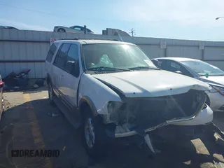 2004 Ford Expedition Eddie Bauer with VIN 1FMPU17L64LB55970, listed as a IAAI auction lot 41883203 with 319,583 mi miles. Bid and sale history available at carsss.com. Image 1.