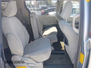 2014 Toyota Sienna LE AAS z VIN 5TDKK3DC9ES453868, wystawiony jako IAAI lot #41816259 z przebiegiem 169 468 mil mil oraz . Historia ofert i sprzedaży dostępna na DreamBid. Obrazek 8.