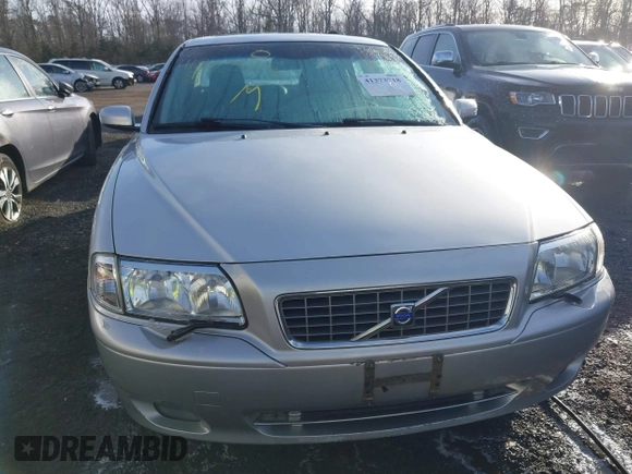 2005 Volvo S80 with VIN YV1TH592051411109, listed as a IAAI auction lot 41373718 with 180,446 mi miles. Bid and sale history available at carsss.com. Image 12.