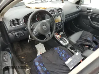 2010 Volkswagen Jetta TDI z VIN 3VWTL7AJ1AM670642, wystawiony jako Copart lot #44380965 z przebiegiem 160 994 mil mil oraz Szkody całkowita. Historia ofert i sprzedaży dostępna na DreamBid. Obrazek 8.