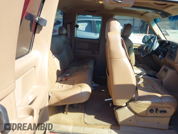 2000 GMC New Sierra 1500 SLE with VIN 2GTEK19T9Y1202371, listed as a IAAI auction lot 41806365 with 110,957 mi miles. Bid and sale history available at carsss.com. Image 8.