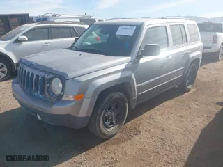 2017 Jeep Patriot Sport with VIN 1C4NJPBBXHD166525, listed as a IAAI auction lot 41490408 with 135,353 mi miles. Bid and sale history available at carsss.com. Image 17.