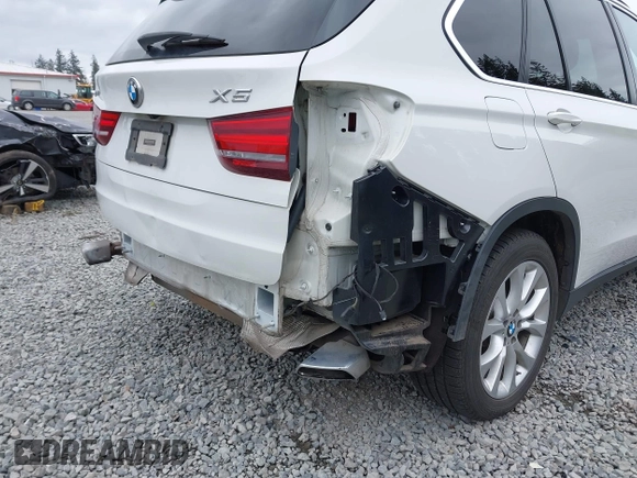 2016 BMW X5 xDrive40e z VIN 5UXKT0C55G0S77047, wystawiony jako IAAI lot #42224623 z przebiegiem 102 611 mil mil oraz . Historia ofert i sprzedaży dostępna na DreamBid. Obrazek 6.