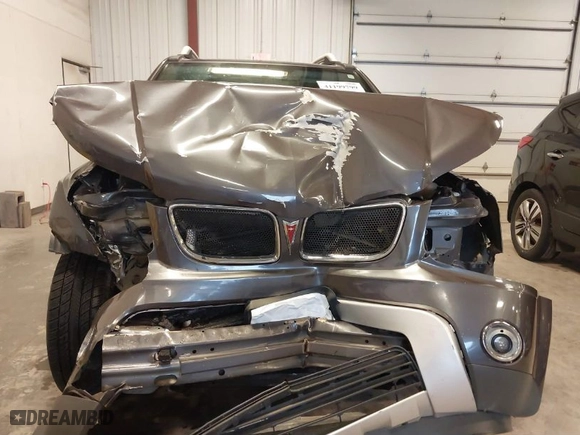 2007 Pontiac Torrent with VIN 2CKDL73F976090597, listed as a IAAI auction lot 41199799 with 104739 miles. Bid and sale history available at carsss.com. Image 6.
