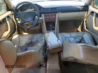 1993 Mercedes-Benz 400 with VIN WDBEA34E3PB937142, listed as a Copart auction lot 50444585 with 275,929 mi miles and Clean Title. Bid and sale history available at carsss.com. Image 8.