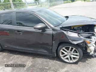 2014 Lexus CT 200h с VIN JTHKD5BH7E2188605, выставлен на аукционе IAAI как лот 42467874 с пробегом 128 837 миль миль и . История ставок и продаж доступна на DreamBid. Изображение 17.