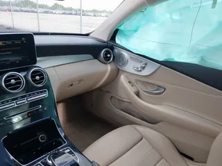 2018 Mercedes-Benz C 300 с VIN WDDWJ4KB1JF678659, выставлен на аукционе IAAI как лот 42447456 с пробегом 121 936 миль миль и . История ставок и продаж доступна на DreamBid. Изображение 5.
