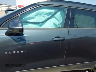 2019 Chevrolet Blazer z VIN 3GNKBDRS7KS590179, wystawiony jako IAAI lot #42209680 z przebiegiem 50 345 mil mil oraz . Historia ofert i sprzedaży dostępna na DreamBid. Obrazek 14.
