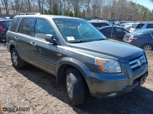 2008 Honda Pilot SE with VIN 5FNYF18328B017935, listed as a IAAI auction lot 41862087 with 999,999 mi miles. Bid and sale history available at carsss.com. Image 1.