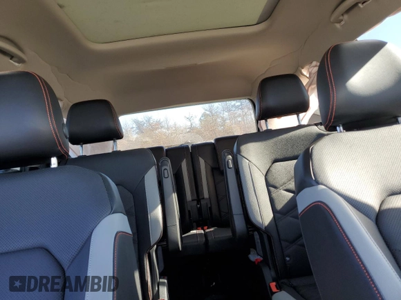 2024 Volkswagen Atlas Peak Edition SEL with VIN 1V2GR2CA5RC555587, listed as a Copart auction lot 79691804 with 5,318 mi miles and Salvage title. Bid and sale history available at DreamBid. Image 10.