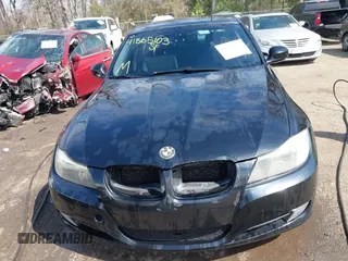 2009 BMW 3 Series 328i z VIN WBAPH73569E128649, wystawiony jako IAAI lot #41865103 z przebiegiem 238 385 mil mil oraz . Historia ofert i sprzedaży dostępna na DreamBid. Obrazek 12.