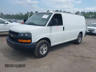 2021 Chevrolet Express Cargo z VIN 1GCWGAFP6M1206374, wystawiony jako IAAI lot #42451400 z przebiegiem 118 252 mil mil oraz . Historia ofert i sprzedaży dostępna na DreamBid. Obrazek 17.