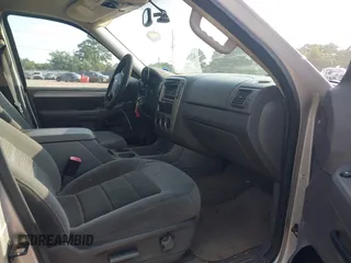 2003 Ford Explorer XLT с VIN 1FMZU63K93ZB31385, выставлен на аукционе IAAI как лот 42531448 с пробегом 153 983 миль миль и . История ставок и продаж доступна на DreamBid. Изображение 5.