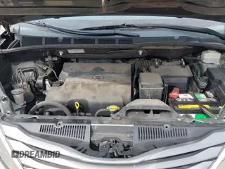 2012 Toyota Sienna XLE AAS с VIN 5TDYK3DC0CS232036, выставлен на аукционе IAAI как лот 42714811 с пробегом 201 769 миль миль и . История ставок и продаж доступна на DreamBid. Изображение 10.