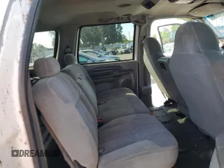 2000 Ford Excursion Special Serv z VIN 1FMNU40LXYEA64231, wystawiony jako Copart lot #50645995 z przebiegiem 218 047 mil mil oraz Czysty tytuł • Clean title. Historia ofert i sprzedaży dostępna na DreamBid. Obrazek 11.