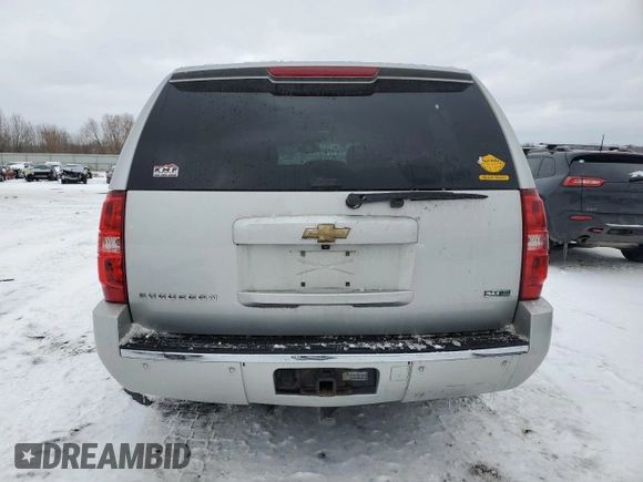 2010 Chevrolet Suburban LTZ with VIN 1GNUKKE36AR229085, listed as a Copart auction lot 45721095 with 201,743 mi miles and Clean Title. Bid and sale history available at carsss.com. Image 6.