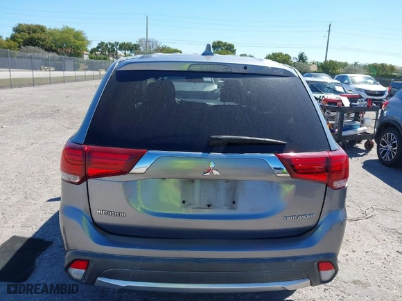 2017 Mitsubishi Outlander ES with VIN JA4AD2A35HZ067708, listed as a IAAI auction lot 41827364 with 111,911 mi miles. Bid and sale history available at carsss.com. Image 16.