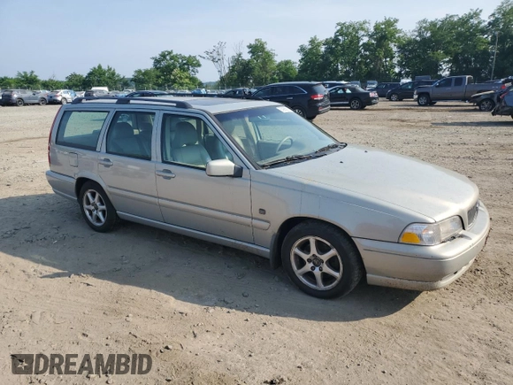 2000 Volvo V70 z VIN YV1LW61J1Y2714297, wystawiony jako Copart lot #60986905 z przebiegiem 110 891 mil mil oraz Szkoda całkowita • Salvage title. Historia ofert i sprzedaży dostępna na DreamBid. Obrazek 4.