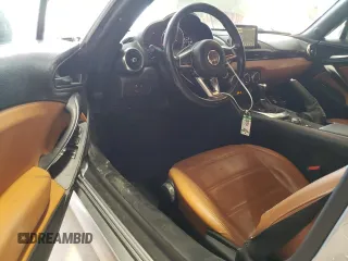 2019 FIAT 124 Spider Urbana Edition z VIN JC1NFAEK3K0141858, wystawiony jako Copart lot #59643304 z przebiegiem 120 343 mil mil oraz Szkody całkowita. Historia ofert i sprzedaży dostępna na DreamBid. Obrazek 8.