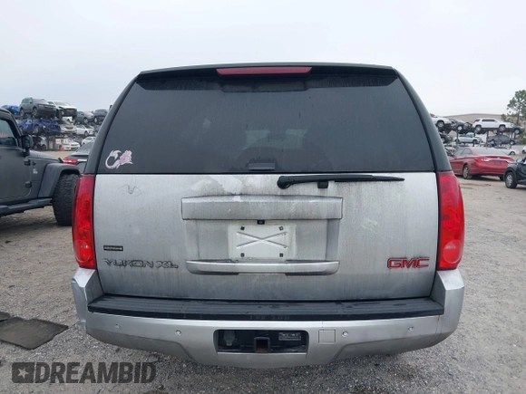 2014 GMC Yukon XL SLT with VIN 1GKS1KE08ER188302, listed as a IAAI auction lot 41531485 with 196,810 mi miles. Bid and sale history available at carsss.com. Image 16.