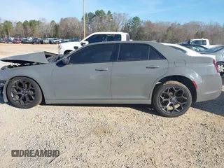 2019 Chrysler 300 with VIN 2C3CCABG5KH708249, listed as a IAAI auction lot 41833377 with 90,448 mi miles. Bid and sale history available at carsss.com. Image 15.