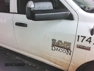 2017 Ram 2500 Tradesman z VIN 3C6TR5HT0HG771975, wystawiony jako IAAI lot #42801757 z przebiegiem 185 058 mil mil oraz . Historia ofert i sprzedaży dostępna na DreamBid. Obrazek 27.