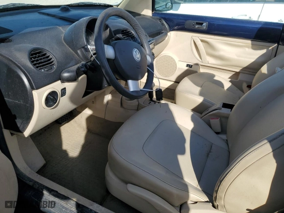 2005 Volkswagen New Beetle Convertible GLS with VIN 3VWCM31Y45M316168, listed as a Copart auction lot 74534754 with 152,394 mi miles and Non Repairable. Bid and sale history available at carsss.com. Image 7.