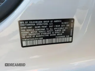 2018 Volkswagen Passat S z VIN 1VWAA7A34JC011566, wystawiony jako Copart lot #53610105 z przebiegiem 83 721 mil mil oraz Szkoda całkowita • Salvage title. Historia ofert i sprzedaży dostępna na DreamBid. Obrazek 13.